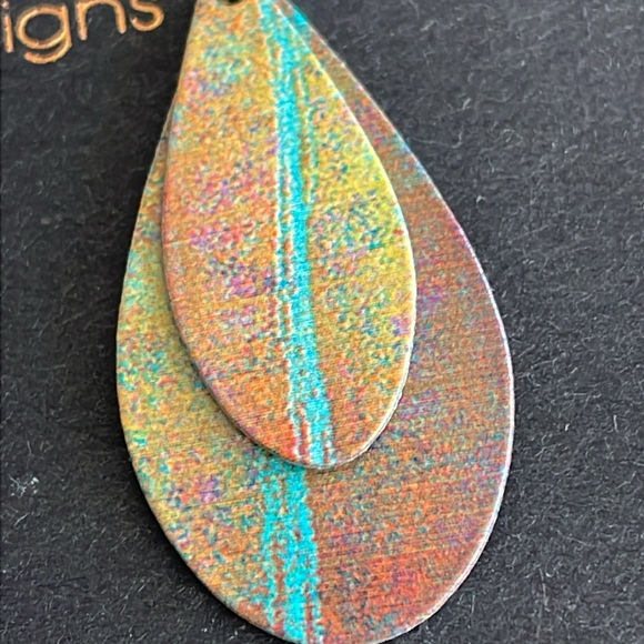 DC Designs Earrings - Picture 2 of 4